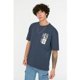 Trendyol Navy Blue Men's Relaxed Fit Crew Neck Short Sleeve Printed T-Shirt Cene