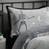Catherine Lansfield Siva enojna otroška posteljnina s svetlečim učinkom iz mikropliša 135x200 cm Halloween Skeleton – | Shoptok.si