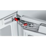 Bosch vgradni kombinirani hladilnik KIS87ADD0 Serie 6 | Shoptok.si