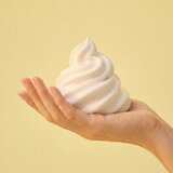 DESERVED Whipped Shower Foam Honey Greek Yogurt pena za prhanje za telo 250 ml | Shoptok.si
