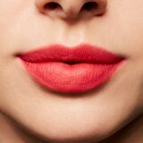 MAC Cosmetics Powder Kiss Liquid Lipcolour mat tekući ruž za usne nijansa Escandalo! 5 ml | shoptok.hr