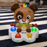 BABY EINSTEIN Drum & Learn Dean Musical Learning Toy glazbena igračka 6 m+ 1 kom | shoptok.hr
