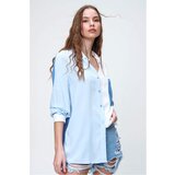 Trend Alaçatı Stili Women's Blue Single Pocket 3 Color Block Woven Viscose Shirt Cene
