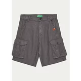 United Colors Of Benetton Kratke hlače iz tkanine 424RC902X Siva Regular Fit