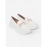 Shelvt White loafers with a decorative gold element. | ePonuda.com