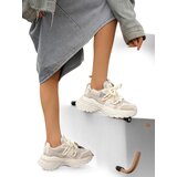 Resti Women's sporty sneakers on a thicker sole Loness | shoptok.hr