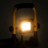 vidaXL LED reflektor z ročajem 10 W | Shoptok.si