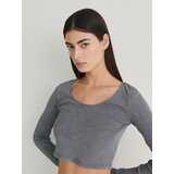 Reserved top z dolgimi rokavi z učinkom acid wash - siva | Shoptok.si