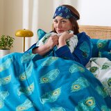 Their Nibs Bela/zelenomodra bombažna podaljšana posteljnina za zakonsko posteljo 230x220 cm Peacock Feather – | Shoptok.si