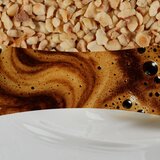 WoodWick Hazelnut Roast dišeča sveča z lesenim stenjem 610 g | Shoptok.si