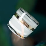 Sisley Sisleÿa L'Integral Anti-Age Fresh Gel Cream luksuzna krema proti gubam za mešano do mastno kožo 50 ml | Shoptok.si