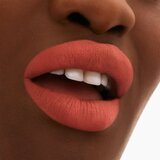 MAC Cosmetics Locked Kiss 24h Lipstick dolgoobstojna šminka z mat učinkom odtenek Mull It Over & Over 1,8 g | Shoptok.si