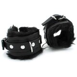 Kiotos Fluffy Inside Black Leather Handcuff Cene