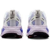 Nike Tekaški čevelj 'Vomero 18' modra / lila / bela | Shoptok.si