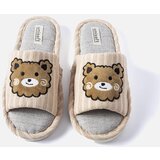 Gemre Beige slippers adorned with a Lewisville patch | shoptok.hr