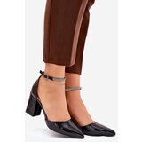 Boto Lacquered Pumps With Pointed Toes On A Heel Black Nossabel | ePonuda.com