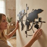 Wallxpert metalni zidni ukras 5141, mapa sveta sa ružom kompasa i oznakama strana sveta, 98 x 75 cm, crni | Eponuda.com