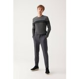 Avva Men's Anthracite Soft Touch W-leisure Fit Chino Trousers Cene