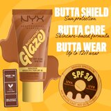 NYX Professional Makeup Buttermelt Glaze Soft Glow Skin Tint SPF30 puder za sve vrste kože 30 ml nijansa 06 Praline Butta | shoptok.hr