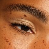 Essence Blur Nude senka za oči u stiku 05 Oat Milk Glow | Eponuda.com