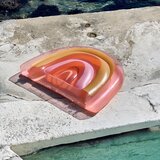 Sunnylife napihljiva blazina lie on rainbow peachy pink | Shoptok.si