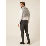 Sinsay Slim-fit chino hlače u kockicu s udjelom viskoze | shoptok.hr