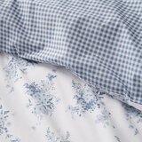 Catherine Lansfield Bela/modra posteljnina za zakonsko posteljo/podaljšana 230x220 cm Lucie Floral Frill – | Shoptok.si