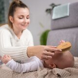 BabyOno Lesena krtača za lase z naravnimi ščetinami, srednja | Shoptok.si