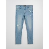 Sinsay Slim fit traperice s poderanim detaljima i ispranim efektom | shoptok.hr