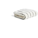 Kave Home Zelena/bež frotirna bombažna brisača 30x50 cm Dorane – Cene