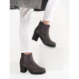 SEASTAR Grey suede Chelsea boots on a heel Cene