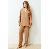 Trendyol Camel Wide-Fit V-Neck Blouse Straight/Straight Cut Trousers Woven Two Piece Set Cene