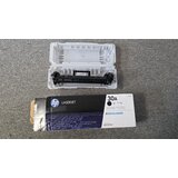 HP Po&amp;scaron;kodovana embalaža: toner CF230A 30A (črna), original Slike