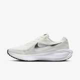 Nike W revolution 8 Cene