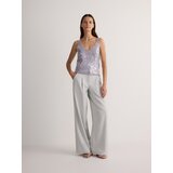 Reserved - Hlače širokih nogavica s visokim udjelom viskoze i naborima - light grey | shoptok.hr