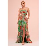 Carmen Green Evening Dress with Straps and a Slit Cene