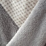 Catherine Lansfield Siva deka od mikropliša 130x170 cm Cosy Larsson Geo – | shoptok.hr