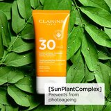 Clarins Youth-Protecting Sunscreen High Protection krema za sunčanje za lice SPF 30 50 ml | shoptok.hr