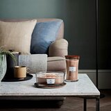 WoodWick Cashmere dišeča sveča z lesenim stenjem 85 g | Shoptok.si