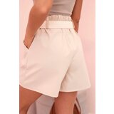 Kesi Włoski Women's high-waisted shorts with a belt beige | shoptok.hr
