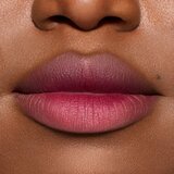 MAC Cosmetics Powder Kiss Lip + Cheek Mousse multifunkcionalna šminka za usne i lice nijansa Date Night 5 ml | shoptok.hr
