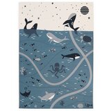 Nattiot Modro-kremno bela otroška igralna preproga 123x180 cm Little Deep Blue – | Shoptok.si