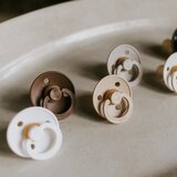 Bibs tolažilna duda colour blush & dark oak | Shoptok.si