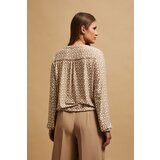 Marisse Patterned V-Neck Blouse With Pearl | ePonuda.com