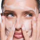 SUNEWMED+ Active Foaming Cleanser Face and Eye Makeup Removal čistilna pena za odstranjevanje ličil z vitaminom C 200 ml | Shoptok.si