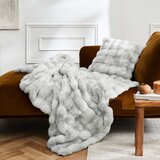 Douceur d intérieur Okrasna blazina iz umetnega krzna 45x45 cm Mounty – | Shoptok.si