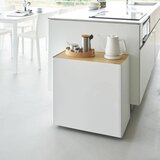 YAMAZAKI Bel kovinski regal na kole&amp;scaron;čkih 60x59x35 cm Tower &amp;ndash; Slike