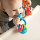 Fat Brain Toys grizalo z ropotuljami - oranžna | Shoptok.si