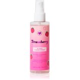 Revolution Strawberry Glow Fixing Spray posvetlitveno fiksacijsko pršilo odtenek Strawberry 100 ml | Shoptok.si