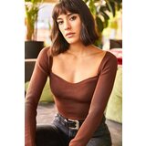 Olalook Women's Bitter Brown Kiss Collar Crop Knitwear Blouse | Shoptok.si